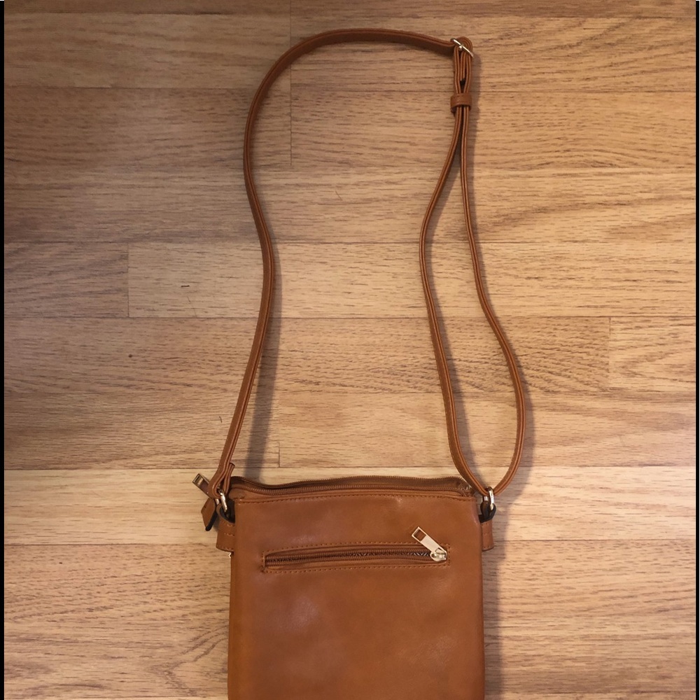 NWOT Isabelle crossbody